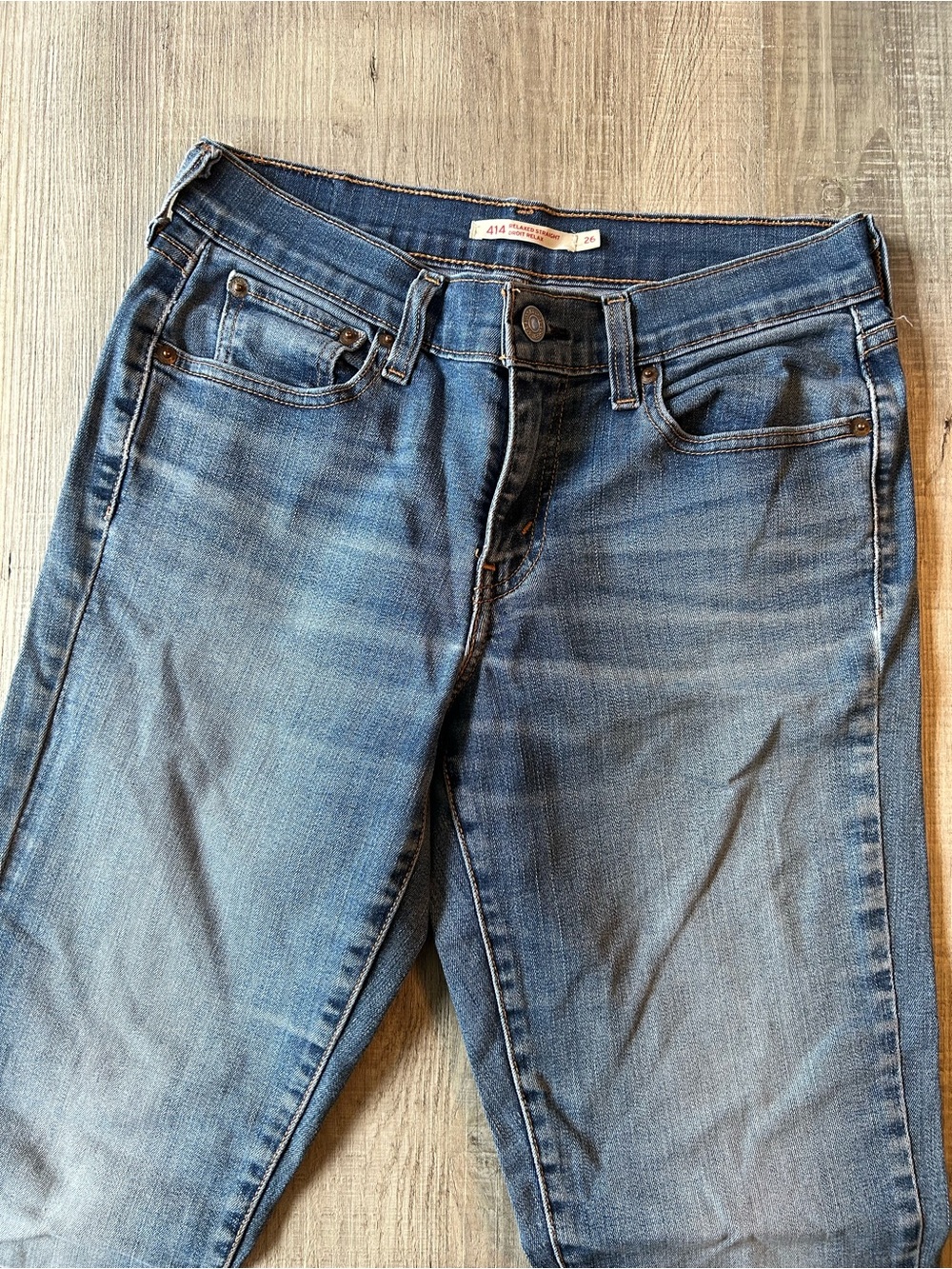 Levi's Women's 414 Relaxed Straight Jeans • Size 26